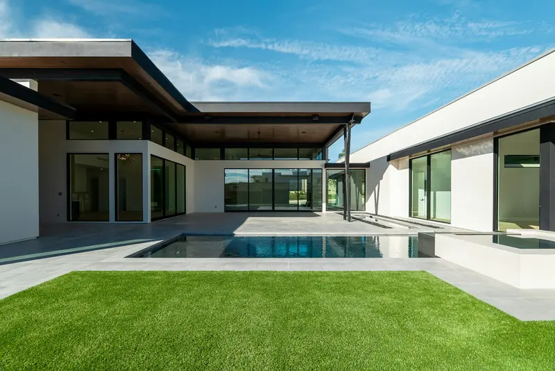 Avarra by Palace | Burj & Sea View Residence